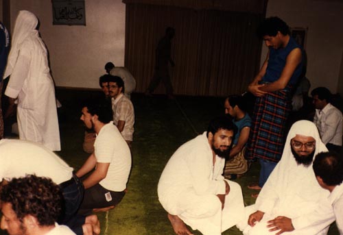 محمد موسى الصعيدي ويحيى سعيد عبد الباري اللهيبي في مسجد ديربورن 26/10/1405هـ ـ 14/7/1985م