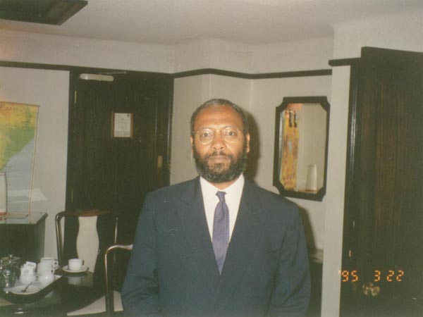 د. محمد بكاري. 21/10/1415هـ ـ 22/3/1995م
