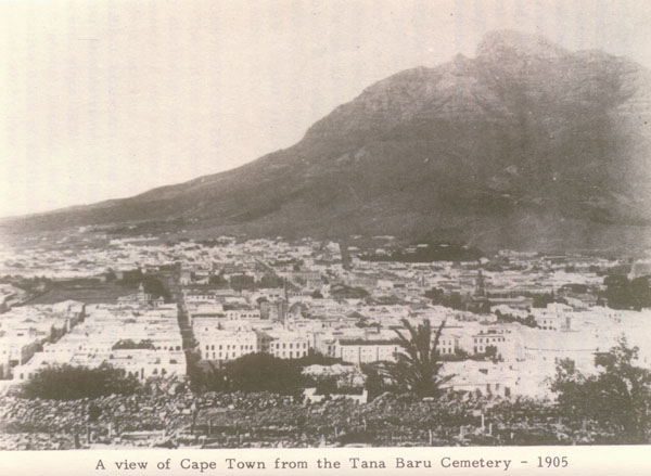 منظر لكيب تاون من وسط مقبرة تنابارو1905م